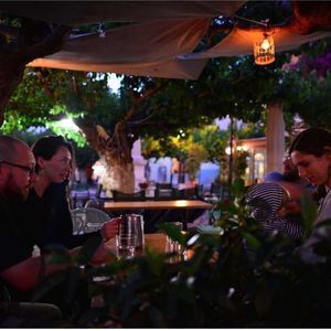 Meet your Posher, April